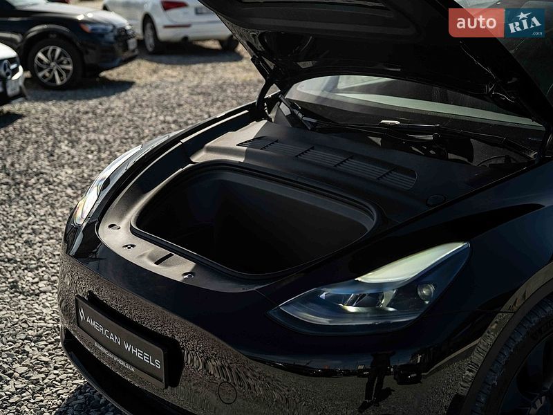 Внедорожник / Кроссовер Tesla Model Y 2023 в Черновцах