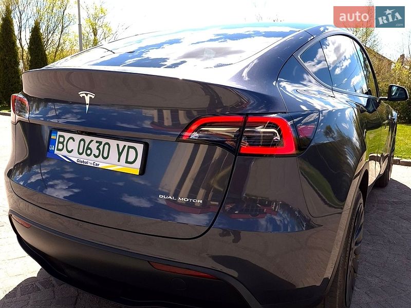 Внедорожник / Кроссовер Tesla Model Y 2023 в Львове