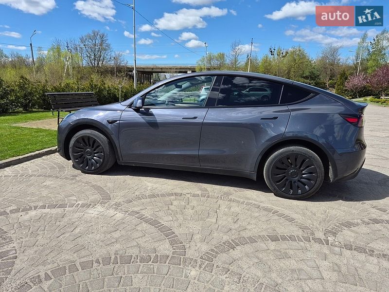 Внедорожник / Кроссовер Tesla Model Y 2023 в Львове
