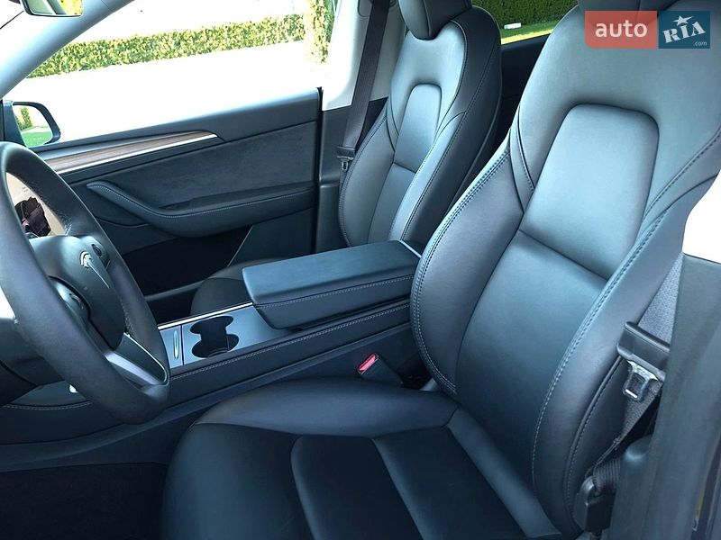 Внедорожник / Кроссовер Tesla Model Y 2023 в Львове