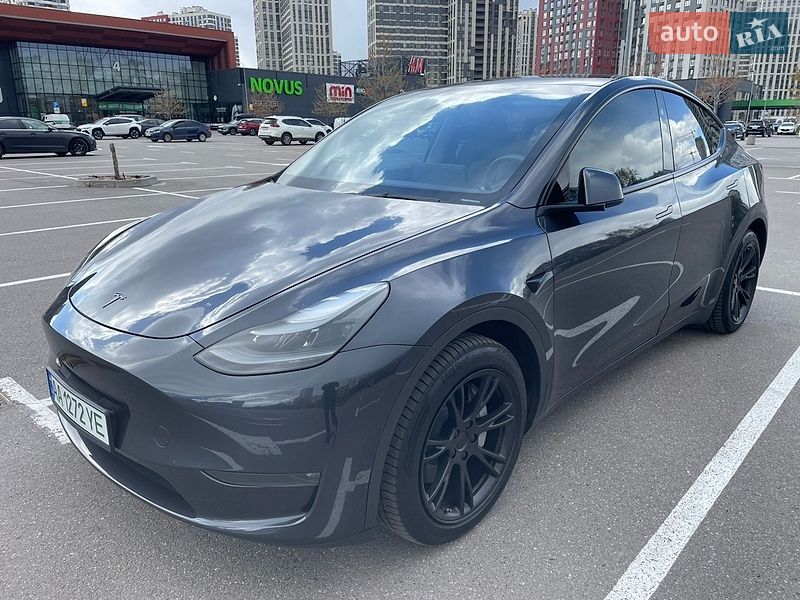 Позашляховик / Кросовер Tesla Model Y 2024 в Києві