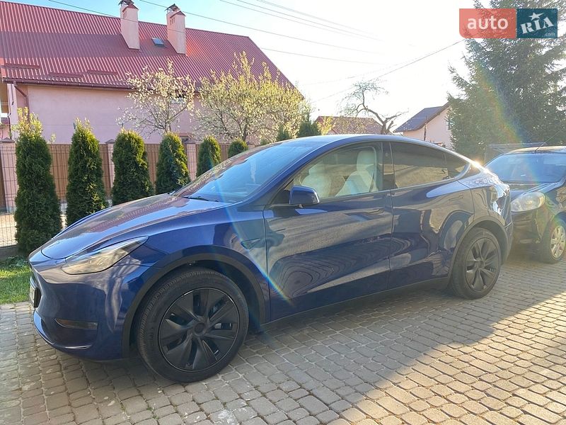 Внедорожник / Кроссовер Tesla Model Y 2024 в Львове