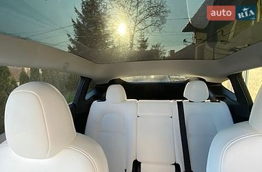 Внедорожник / Кроссовер Tesla Model Y 2024 в Львове