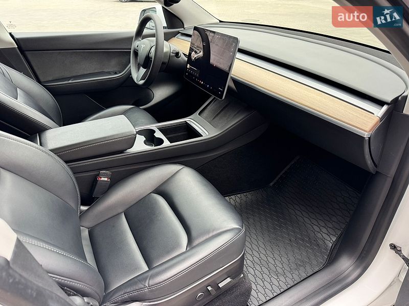 Внедорожник / Кроссовер Tesla Model Y 2021 в Кременчуге