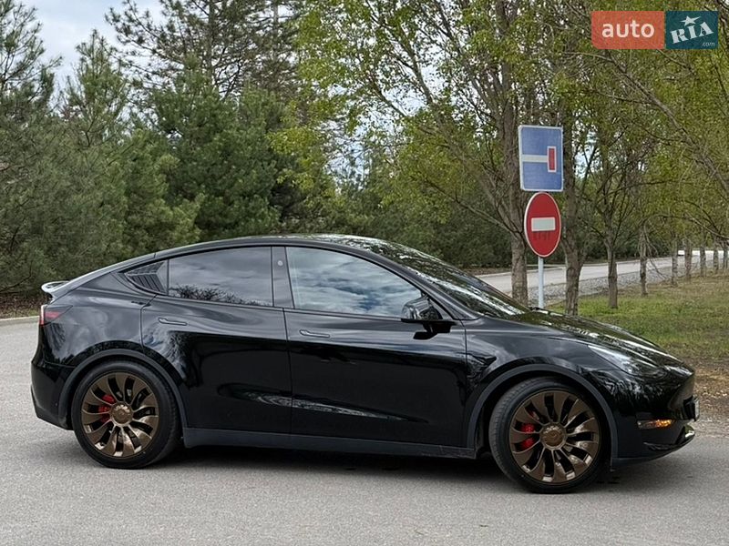 Tesla Model Y 2023