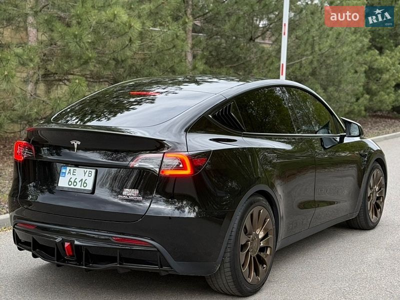 Внедорожник / Кроссовер Tesla Model Y 2023 в Днепре