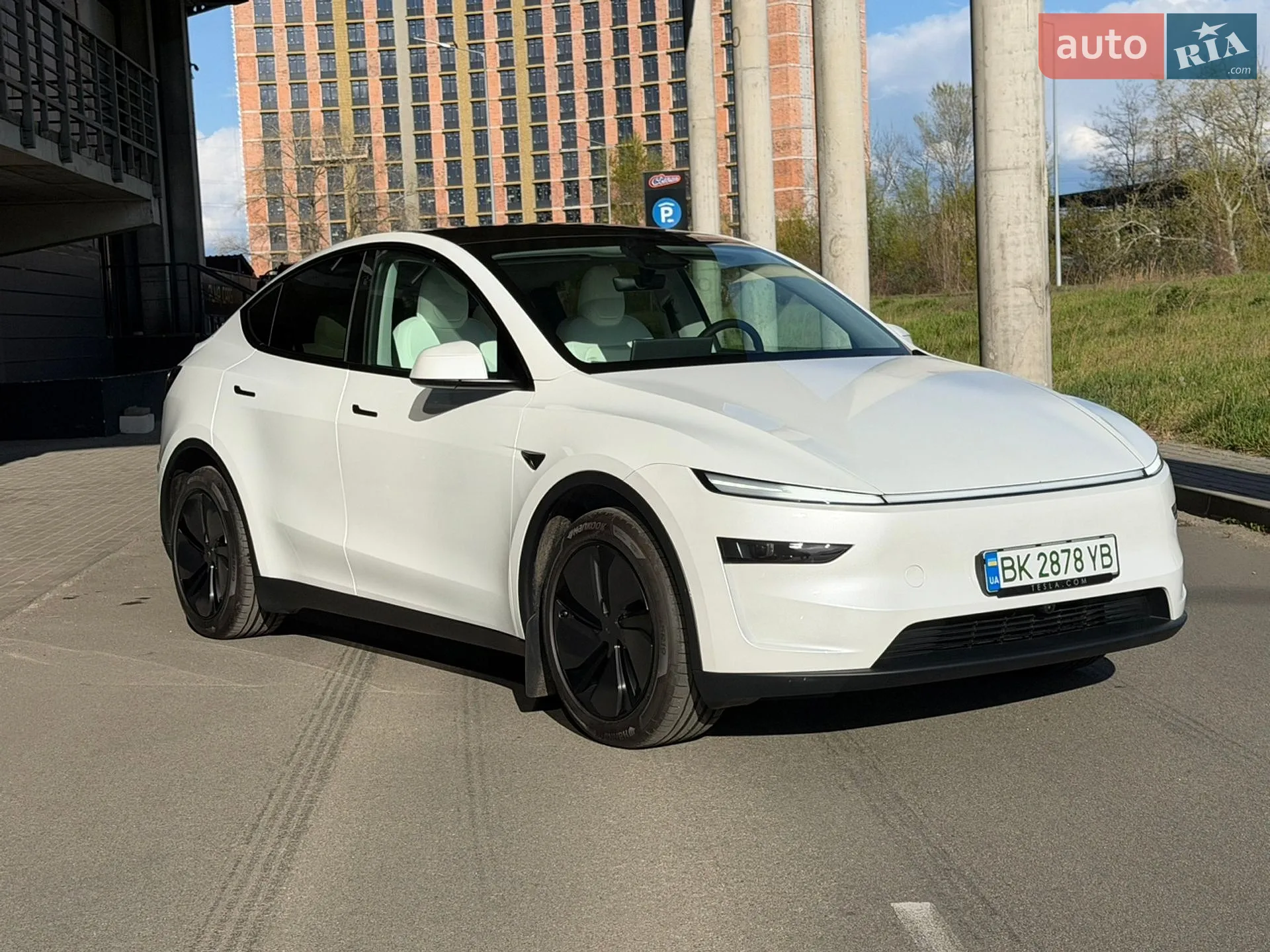 2025 Tesla Model Y - мініатюра 6