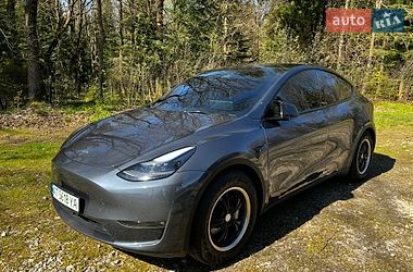 Позашляховик / Кросовер Tesla Model Y 2023 в Долині