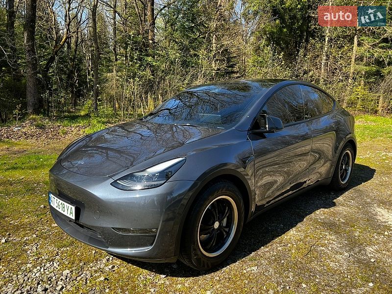 Позашляховик / Кросовер Tesla Model Y 2023 в Долині