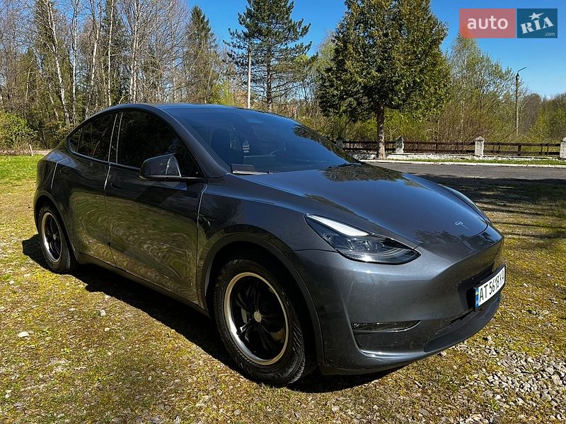 Позашляховик / Кросовер Tesla Model Y 2023 в Долині