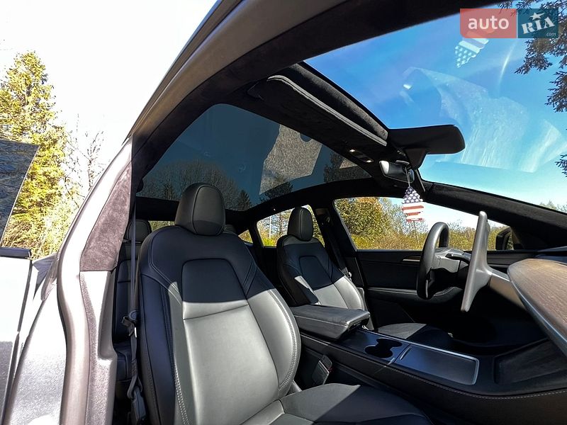 Позашляховик / Кросовер Tesla Model Y 2023 в Долині