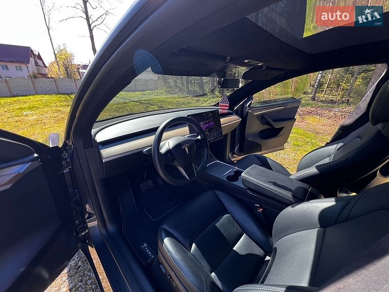 Позашляховик / Кросовер Tesla Model Y 2023 в Долині