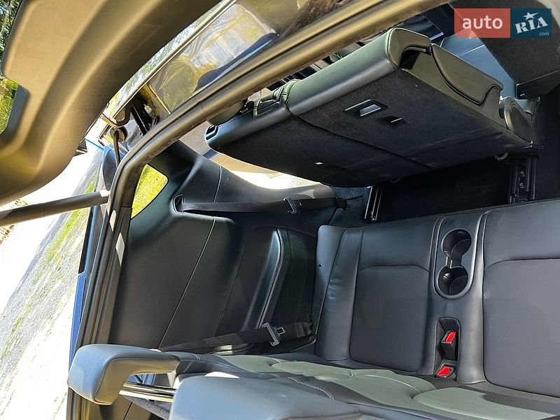 Позашляховик / Кросовер Tesla Model Y 2023 в Долині