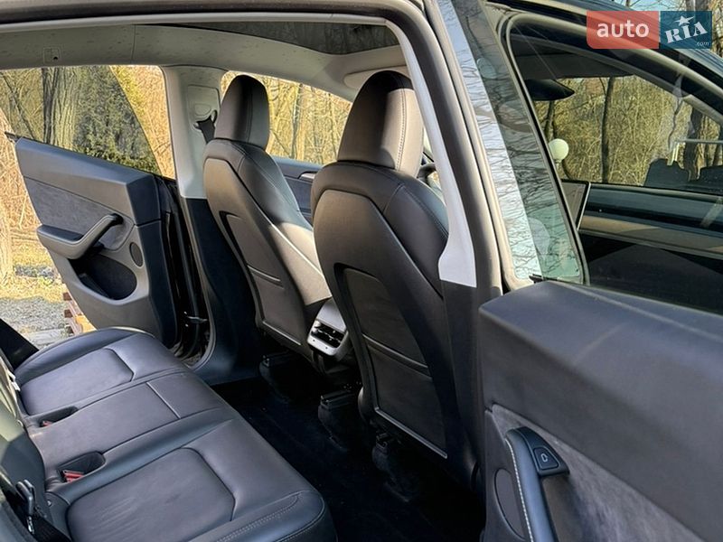 Внедорожник / Кроссовер Tesla Model Y 2023 в Хоросткове фото 4 Внедорожник / Кроссовер Tesla Model Y 2023 в Хоросткове