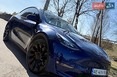 Позашляховик / Кросовер Tesla Model Y 2022 в Дніпрі