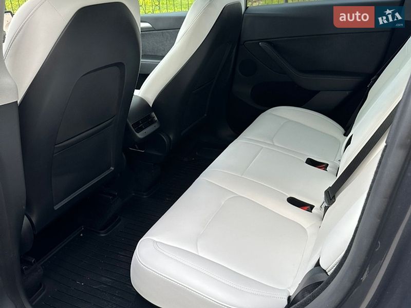 Внедорожник / Кроссовер Tesla Model Y 2023 в Чернигове