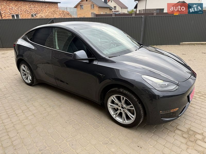 Внедорожник / Кроссовер Tesla Model Y 2024 в Львове
