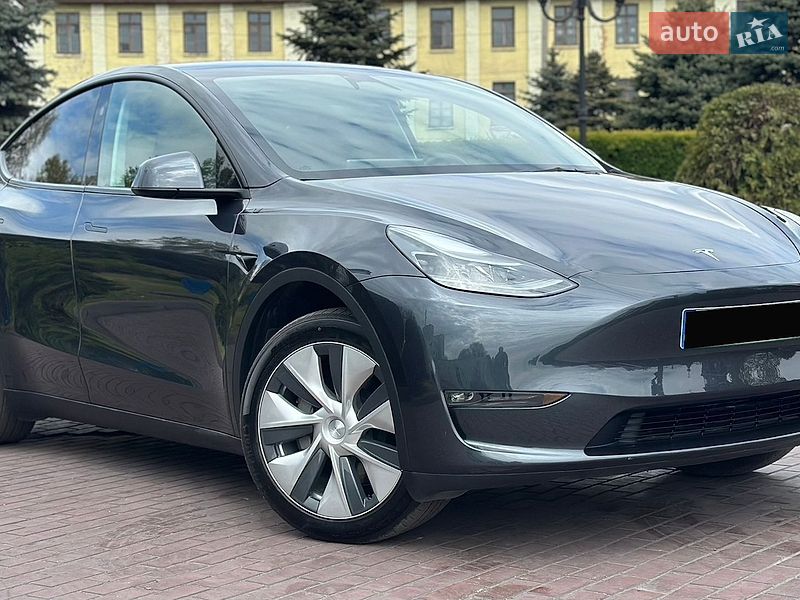 Позашляховик / Кросовер Tesla Model Y 2024 в Дніпрі