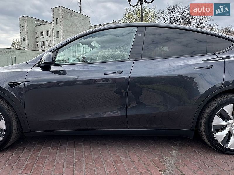 Позашляховик / Кросовер Tesla Model Y 2024 в Дніпрі