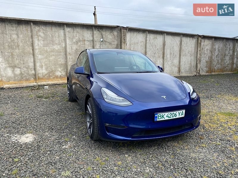 Tesla Model Y 2022