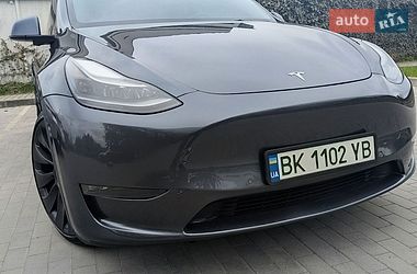 Внедорожник / Кроссовер Tesla Model Y 2022 в Луцке