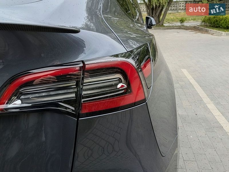 Внедорожник / Кроссовер Tesla Model Y 2022 в Луцке