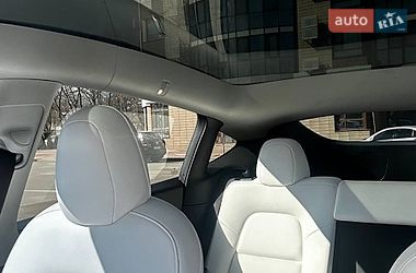 Внедорожник / Кроссовер Tesla Model Y 2021 в Львове