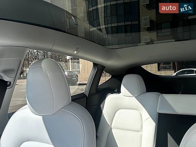 Внедорожник / Кроссовер Tesla Model Y 2021 в Львове