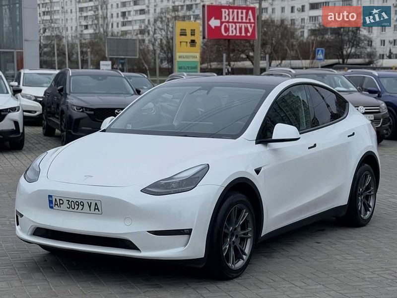 Внедорожник / Кроссовер Tesla Model Y 2024 в Запорожье