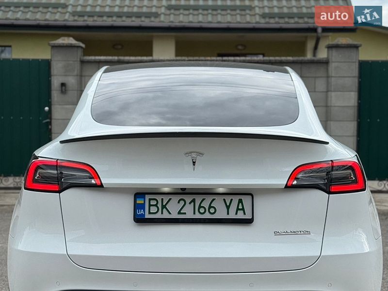 Внедорожник / Кроссовер Tesla Model Y 2022 в Киеве