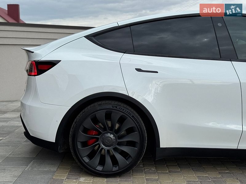 Внедорожник / Кроссовер Tesla Model Y 2022 в Киеве