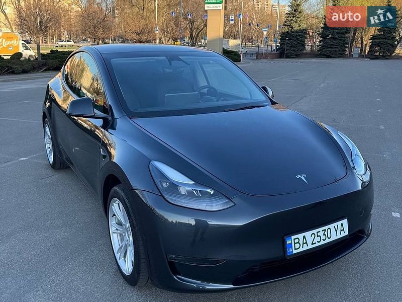 Позашляховик / Кросовер Tesla Model Y 2024 в Києві