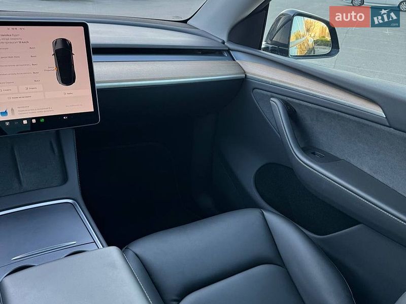 Позашляховик / Кросовер Tesla Model Y 2024 в Києві