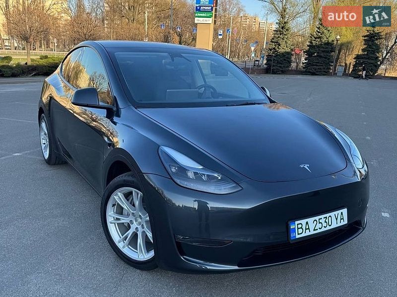 Позашляховик / Кросовер Tesla Model Y 2024 в Києві