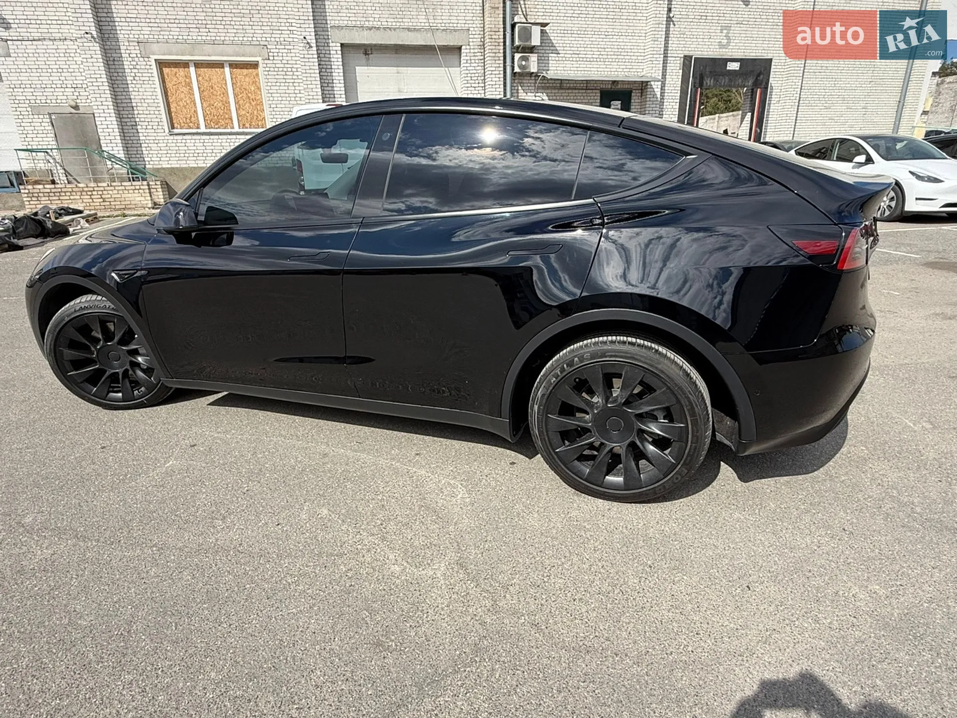 2022 Tesla Model Y - мініатюра 4