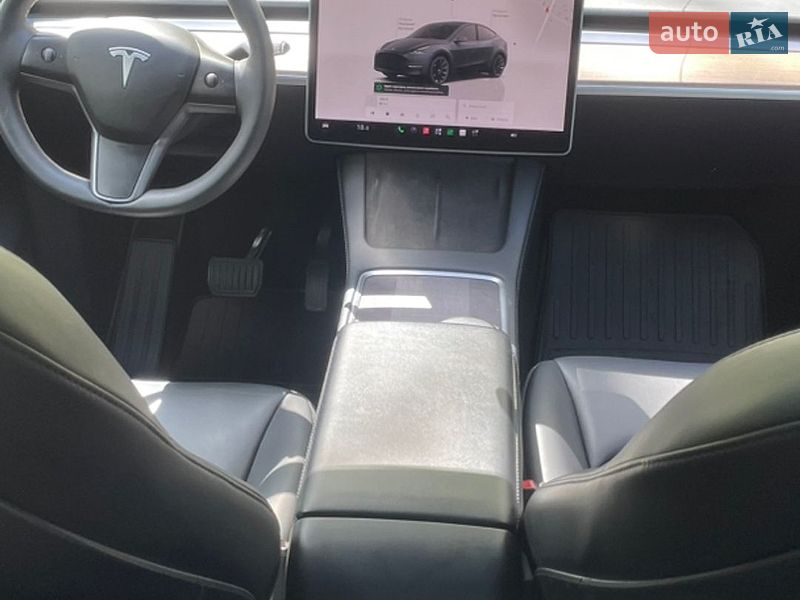 Внедорожник / Кроссовер Tesla Model Y 2023 в Дрогобыче