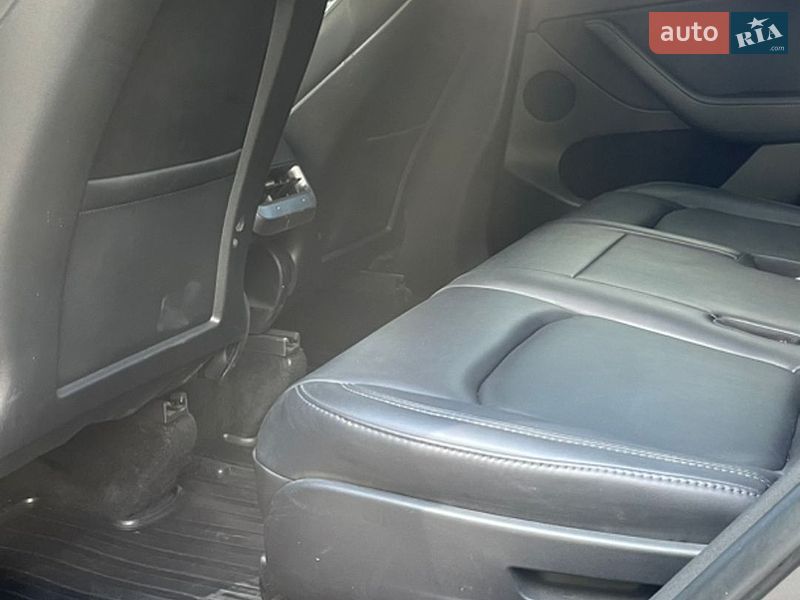 Внедорожник / Кроссовер Tesla Model Y 2023 в Дрогобыче