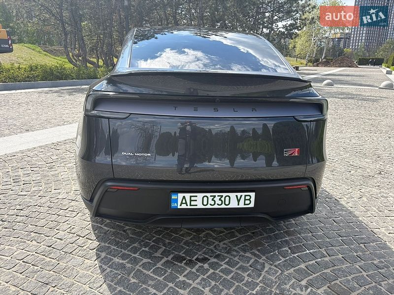 Внедорожник / Кроссовер Tesla Model Y 2025 в Днепре