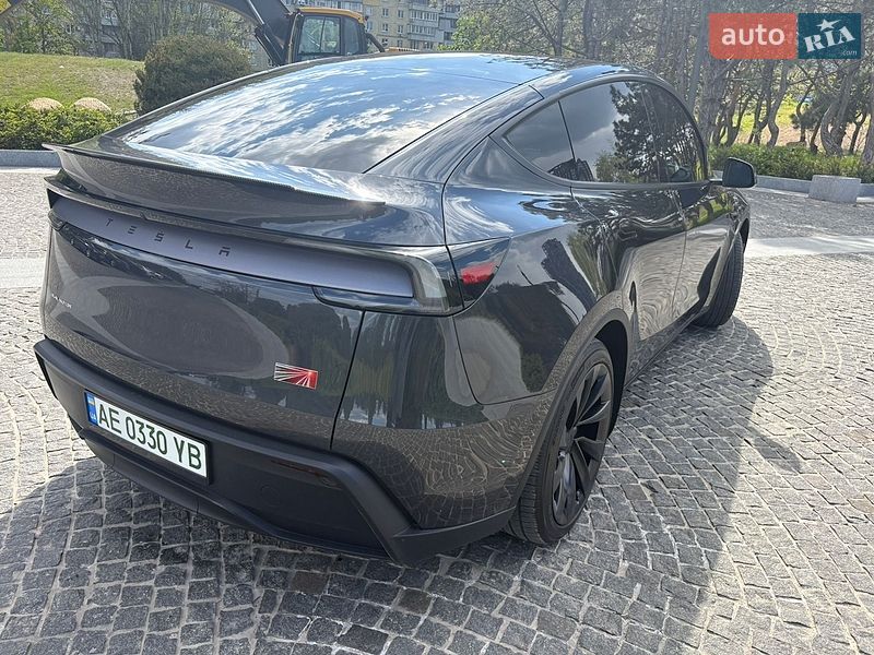 Внедорожник / Кроссовер Tesla Model Y 2025 в Днепре