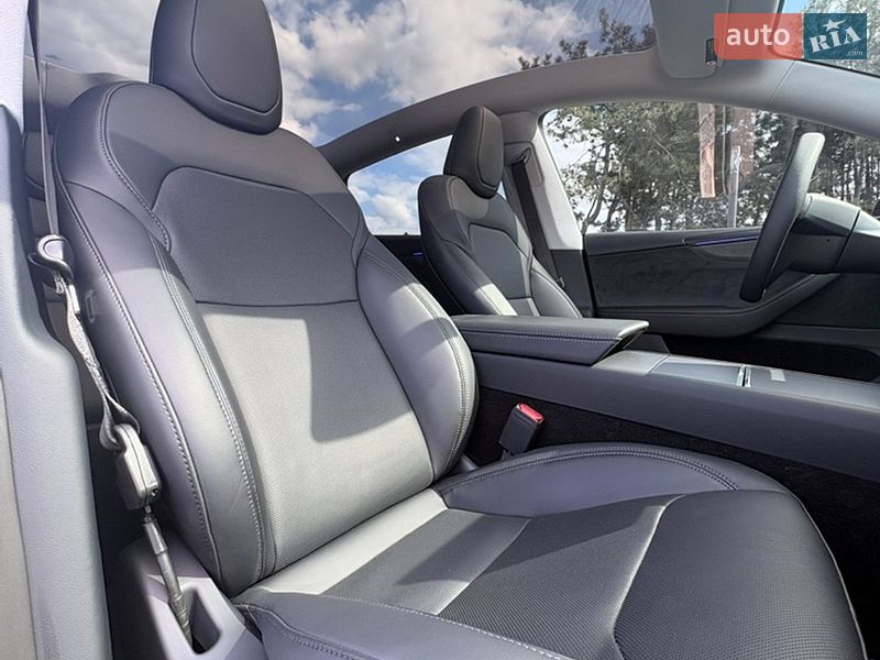 Внедорожник / Кроссовер Tesla Model Y 2025 в Днепре