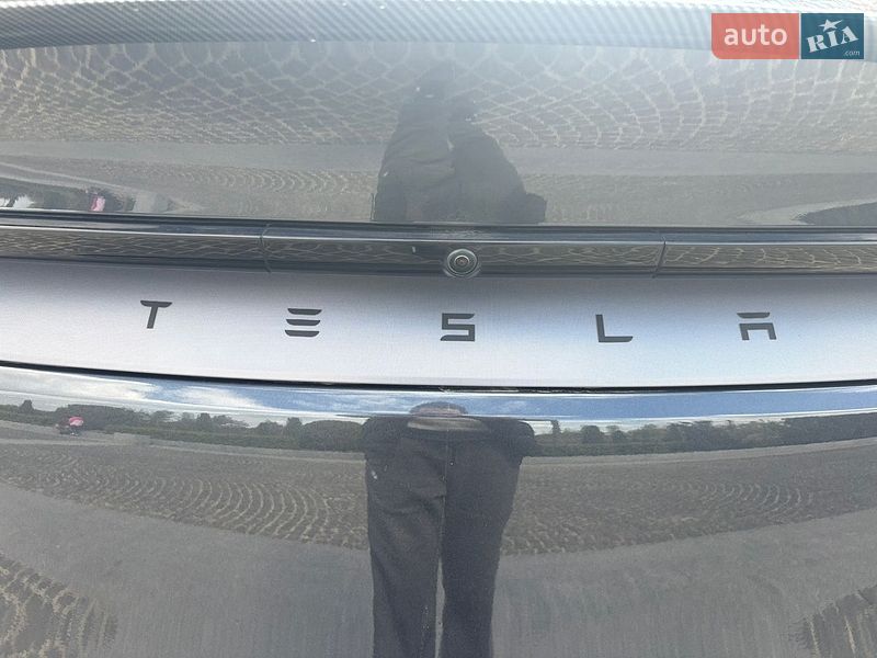 Внедорожник / Кроссовер Tesla Model Y 2025 в Днепре