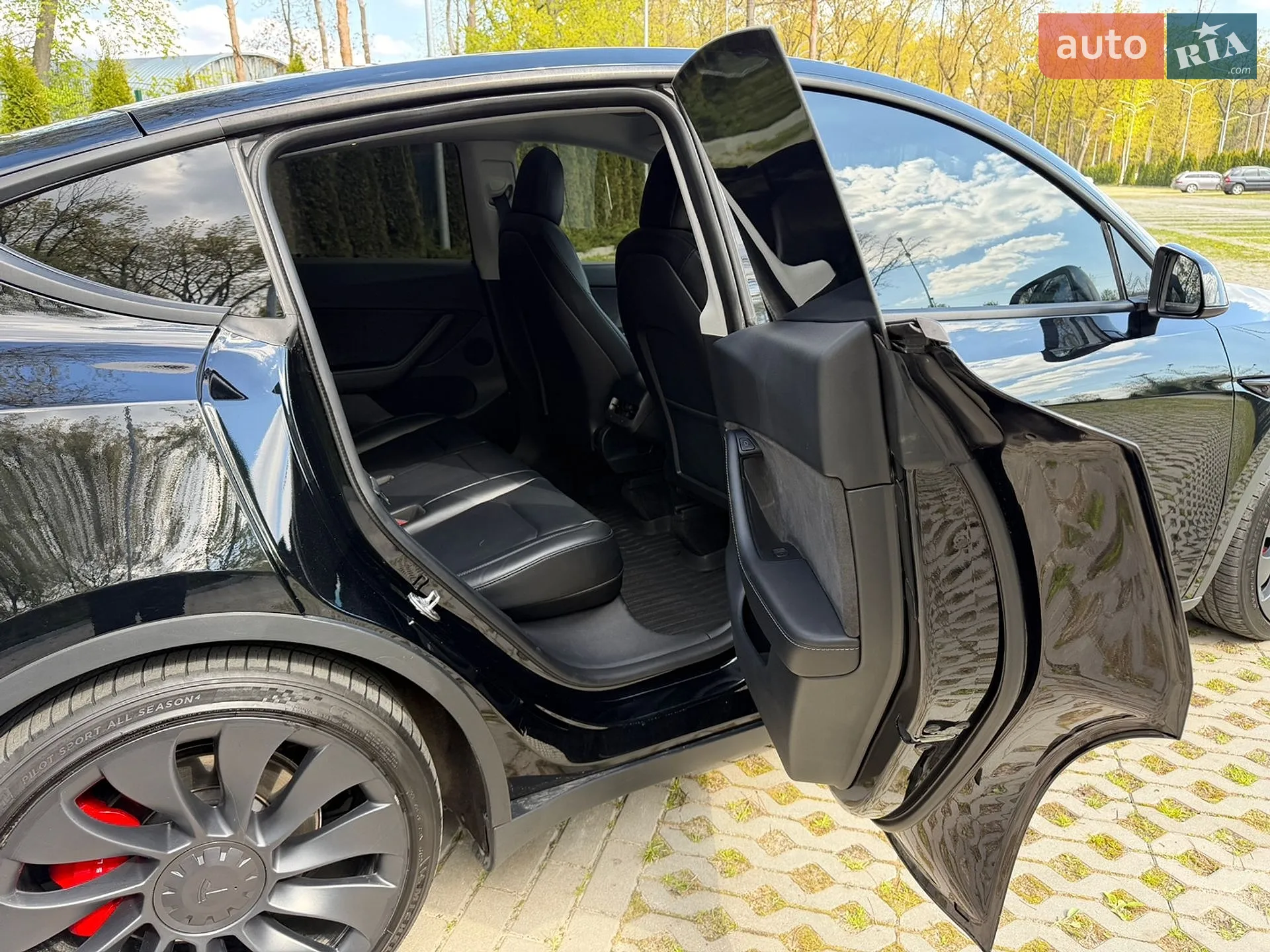 2022 Tesla Model Y - мініатюра 8