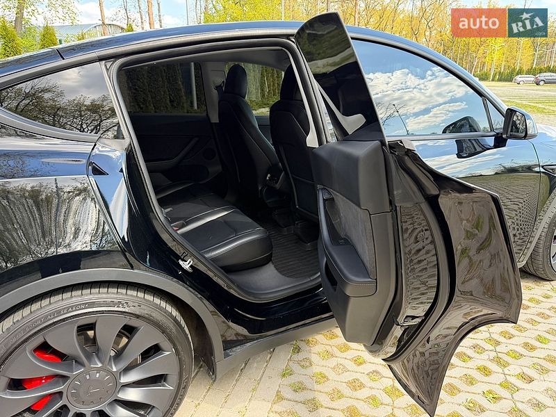 Позашляховик / Кросовер Tesla Model Y 2022 в Харкові