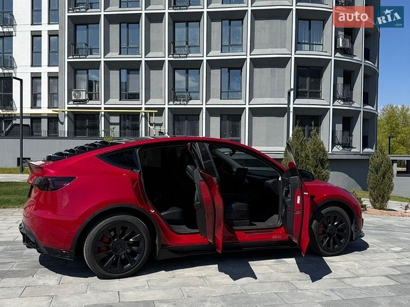 Позашляховик / Кросовер Tesla Model Y 2022 в Черкасах