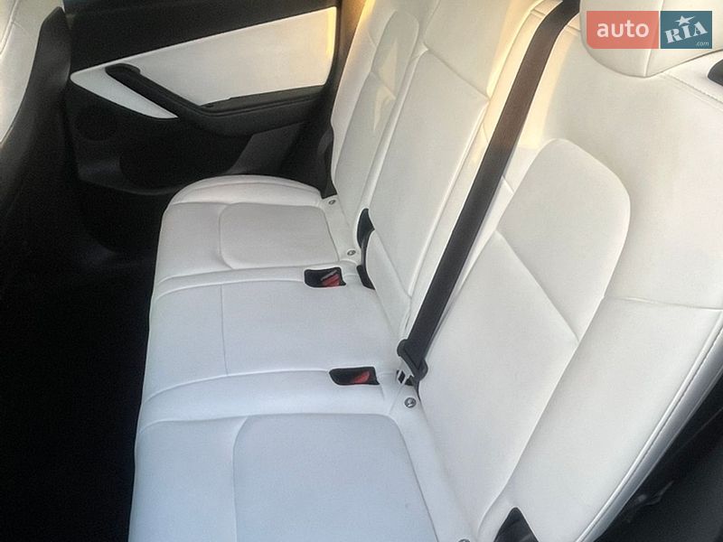 Внедорожник / Кроссовер Tesla Model Y 2021 в Киеве