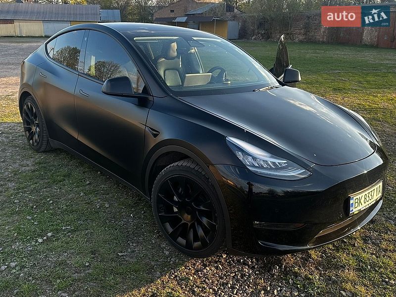 Tesla Model Y 2021