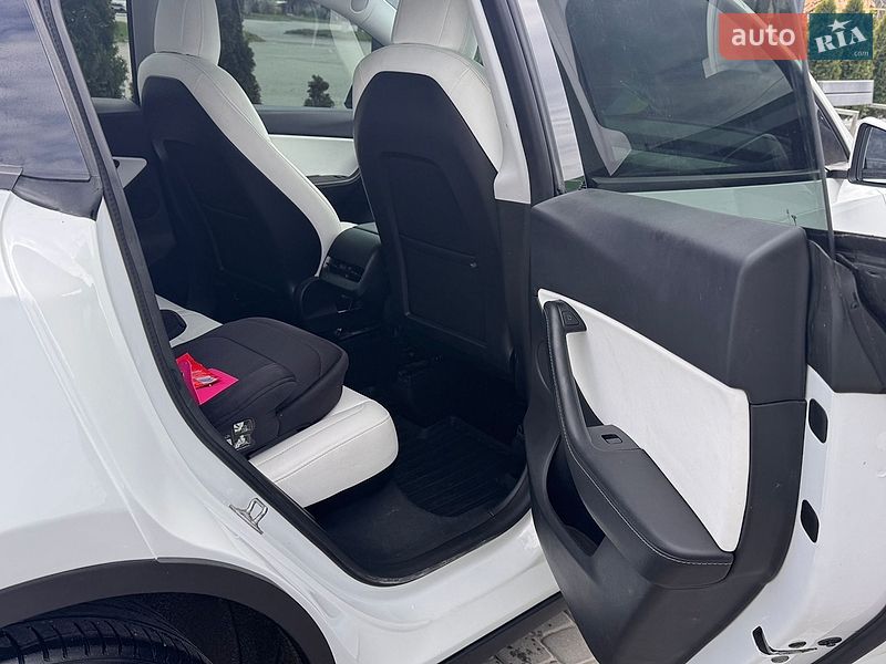 Позашляховик / Кросовер Tesla Model Y 2021 в Харкові фото 12 Позашляховик / Кросовер Tesla Model Y 2021 в Харкові