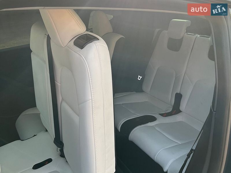 Внедорожник / Кроссовер Tesla Model Y 2023 в Чернигове