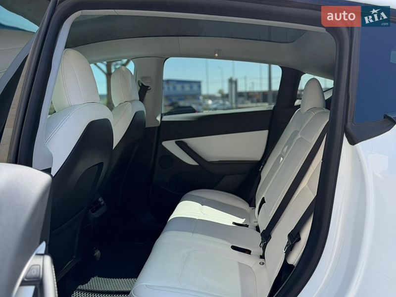 Внедорожник / Кроссовер Tesla Model Y 2022 в Львове