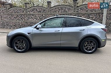 Внедорожник / Кроссовер Tesla Model Y 2025 в Киеве